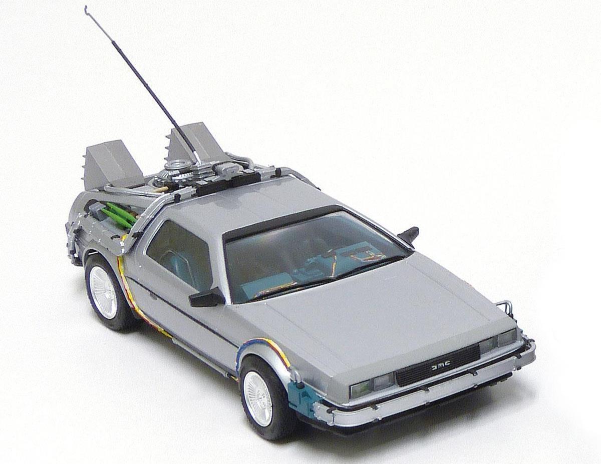Delorean Back to the Future Part 1 De Lorean 1:24 scale model kit Aoshima 05916