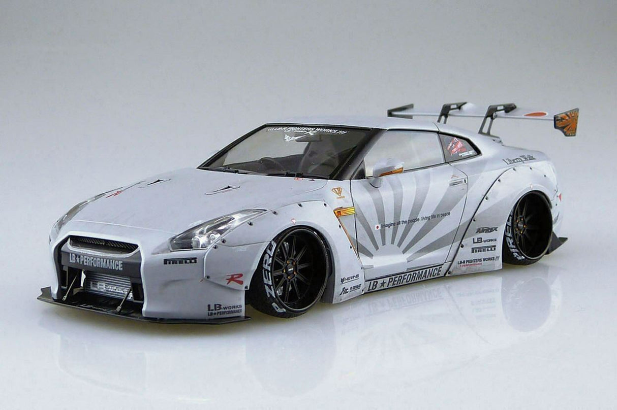 Libertywalk R35 Nissan GT-R V2 LB works 1:24 scale model kit Aoshima 05403