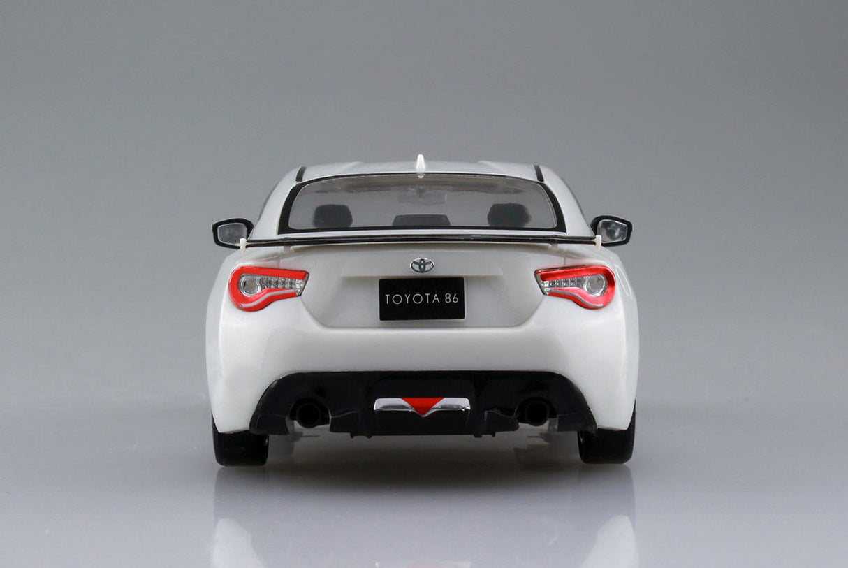 TOYOTA 86 GT86 Crystal White Pearl Snap Together 1:32 scale kit Aoshima 05418