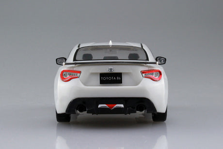 TOYOTA 86 GT86 Crystal White Pearl Snap Together 1:32 scale kit Aoshima 05418