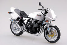 Load image into Gallery viewer, YAMAHA XJR400S WITH CUSTOM PARTS motorcycle 1:12 model kit AOSHIMA 05326
