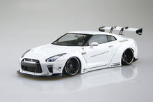 Load image into Gallery viewer, NISSAN R35 GT-R type 1.5 Difiting LibertyWalk 1:24 scale model kit Aoshima 05590
