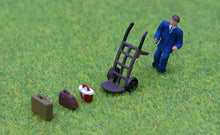 Load image into Gallery viewer, PORTER &amp; HAND TRUCK Painted figure  ready to place P&amp;D Marsh OO gauge Z17
