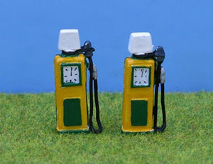 1950s PETROL PUMPS BP STYLE Painted ready to place P&D Marsh OO gauge Z36