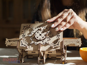 ANTIQUE BOX Wooden Mechanical Construction jewelery 3D Puzzle kit uGears 70089
