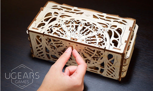 CARD HOLDER game Wooden Mechanical gaming Construction 3D Puzzle uGears 70068